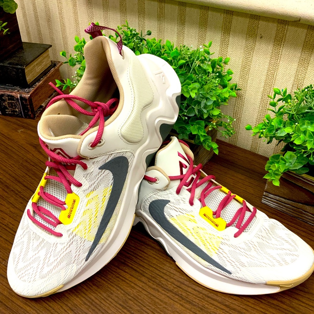 Nike Giannis Immortality 2 Sail Rattan